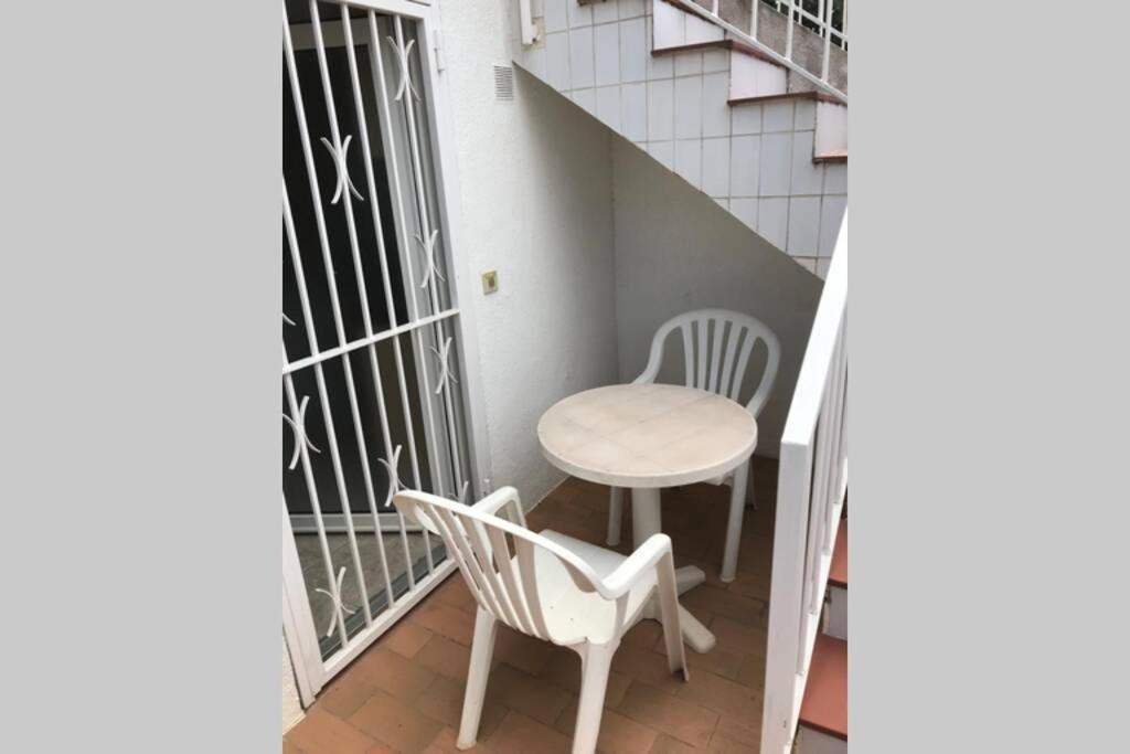 Studio Dans Un Endroit Calme Et Discret D Empuria Empuriabrava Exterior photo